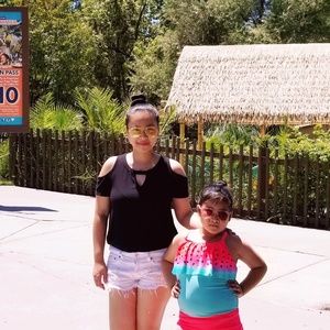 Meet your Posher, Mom&daughter